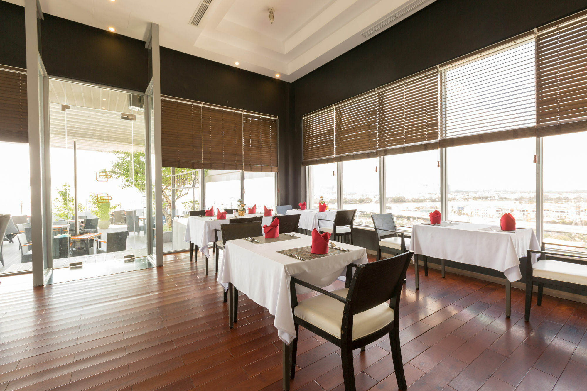 Charm Suite Residence Saigon ホーチミン市 エクステリア 写真