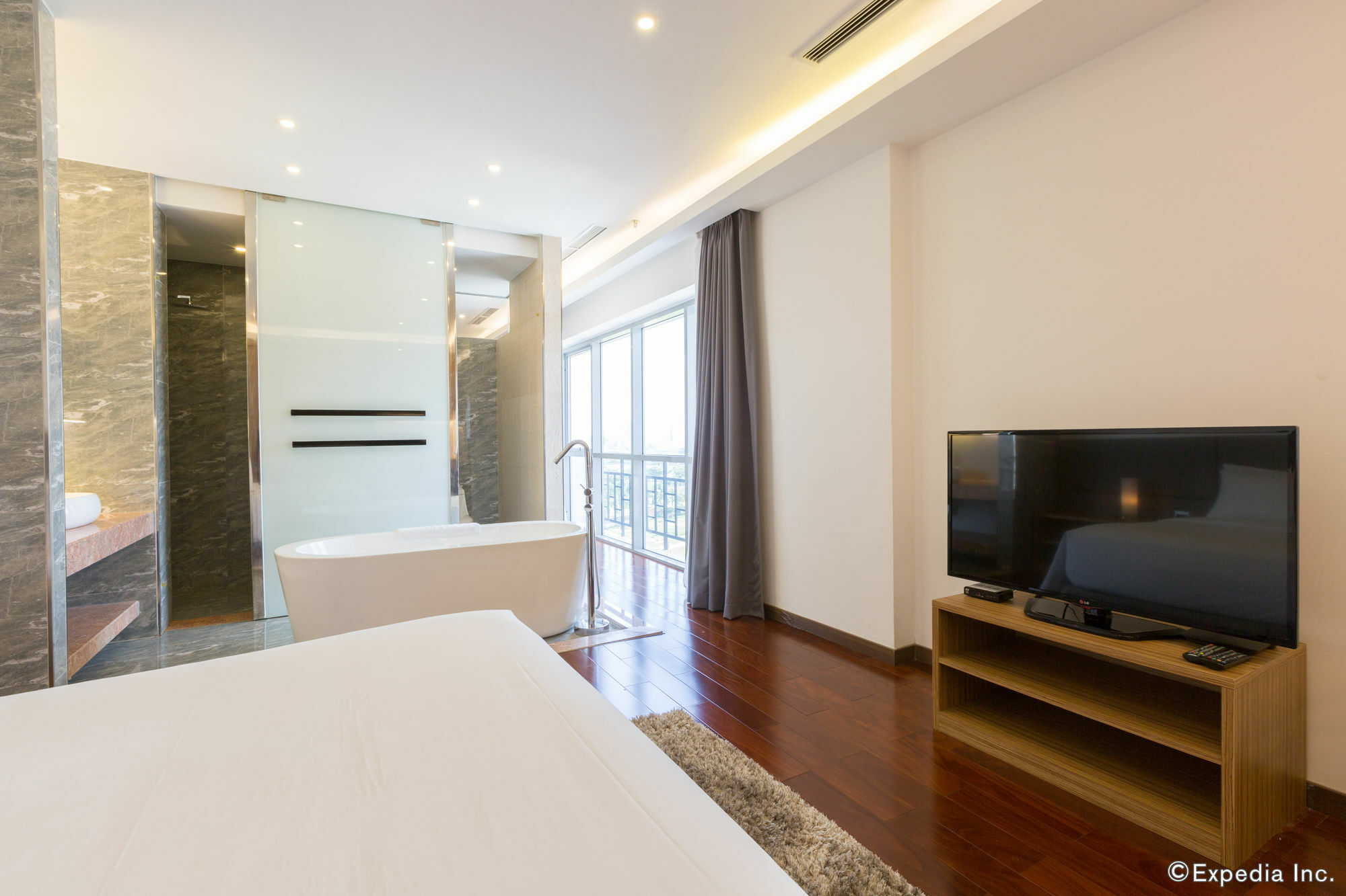 Charm Suite Residence Saigon ホーチミン市 エクステリア 写真