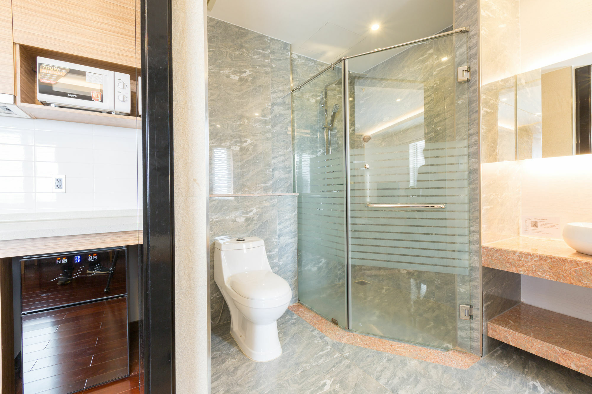 Charm Suite Residence Saigon ホーチミン市 エクステリア 写真
